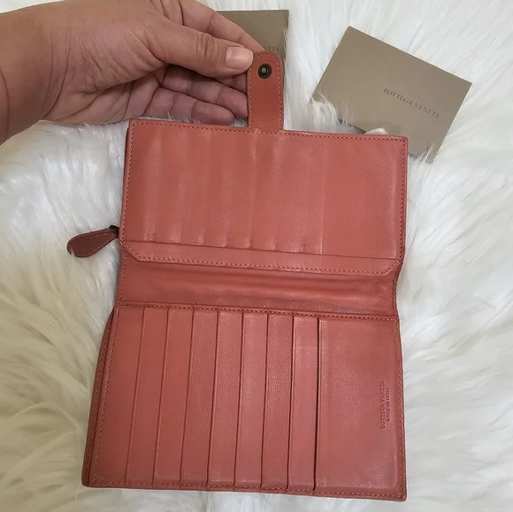 Bottega Veneta Intrecciato Flap Wallet, coral - Picture 7 of 14
